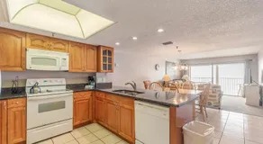 #405 Beach Place Condos 3 Bedrooms 2 Bathrooms Home - Image 5