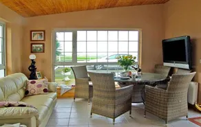 Carmels Lodge - Image 2