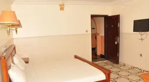 Hipoint Hotels and Suites - Image 2