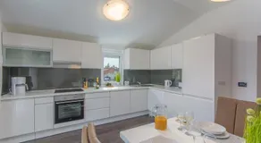 Silver Holiday House - Image 2