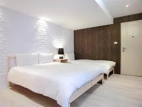 TC House - Image 2