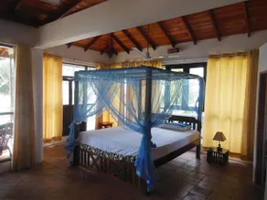 Janaka Beach House - Image 2