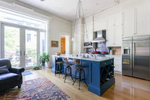 President Street Townhouse By Onefinestay - Image 1