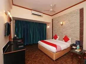 Oyo 22269 Hotel Landmark Plaza - Image 1