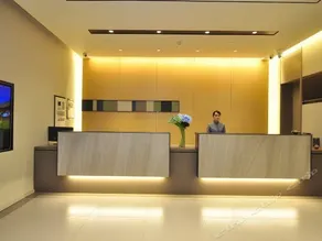 Home Inn Selected Hotel - Kunming Tongde Plaza Baiyun Road Metro Station - Image 3