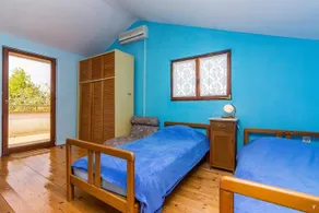 House AT - Image 5