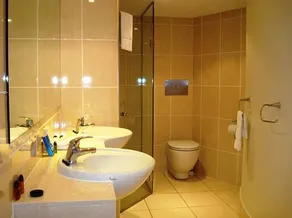 Hervey Bay Oceanfront Penthouse - Image 5