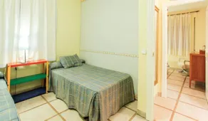 Esmeralda Sevilla - Image 4