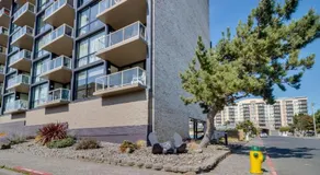 Family-friendly house with sauna, pool & garden | Mountain view | Close to the beach - Image 2
