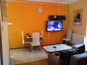 Family house with swimmingpool - Image 3