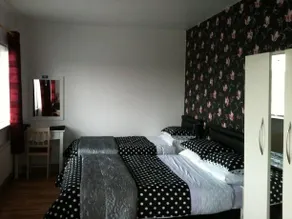 Fallons Bed and Breakfast - Image 4