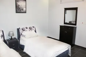 La Casa Hotel Apartment - Image 5