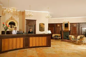 Arcadia Hotel - Image 4