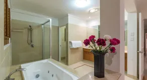 Entertainer's Dream at Gold Coast - Image 5