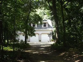 Inn the Woods Ruby Minisee - Image 2