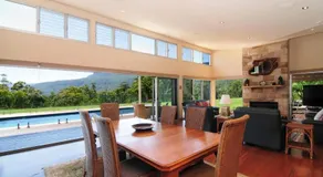 Bottlebrush Lodge Great Views And A Pool - Image 3