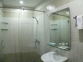 City Hotel 35 Luu Van Lang - Image 5