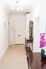 Queen Margaret Apartment - Image 5