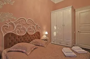 Kiev Centre Opera Apartments - Image 5