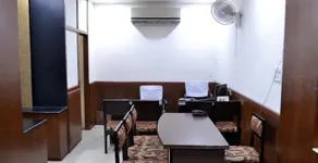 Hotel Royal Inn - Image 3
