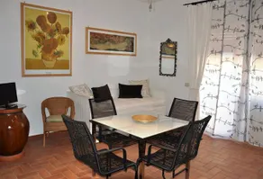 Sweet Home Holidays - Image 2