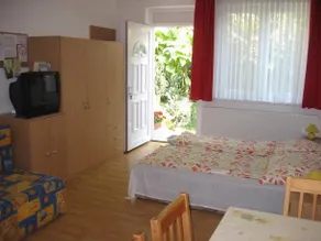 Axter Apartman Vendeghaz - Image 4