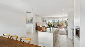 Comfy Coast Drive - 3 Bedroom Condo - Image 5
