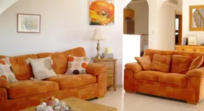 Villa Oasis 4bedroom villa with air-conditioning & large private swimming pool - Image 2