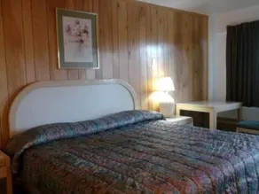 Golden Knight Motel Gresham - Image 2