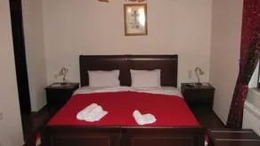 Hotel Kamares - Image 2