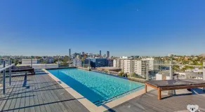 KOZYGURU WEST END 10 MINS TO CITY 1 BED APT + FREE PARKING QWE017 - Image 4