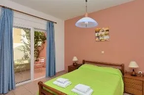 Epavlis Apartments - Image 4