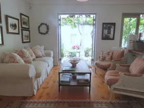 Au Pear Boutique Guesthouse - Image 3