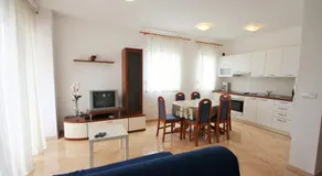 Apartment Bilic with balcony - Image 4