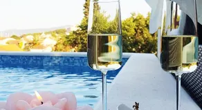 Villa Neptune Apartments - Image 2