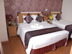 Mountain Town Hotel - Image 3