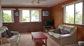 31 Bombala Crescent - Two Storey Home With Covered Outdoor Deck Fully Fenced Backyard Pet Friendly - Image 3