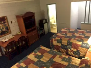 Sunset Motel - Image 4