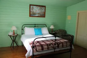 Elinike Guest Cottages - Image 3