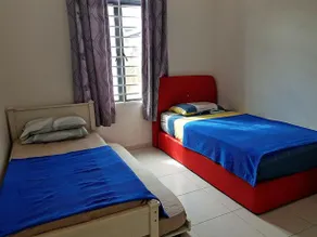 Bungalow + Wifi & Smart TV Near Std H.Jebat - Image 3