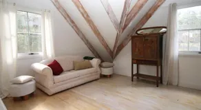 Cottage At 31 - Image 5