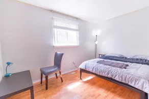 Private room in quiet toronto suburb - Image 1