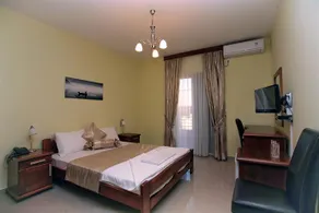 Hotel Ellena - Image 4