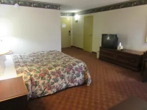 Governor's Inn & Suites - Image 2