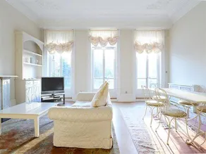 Veeve Elegant 2 Bed With Balcony Redcliffe Square Kensington - Image 2