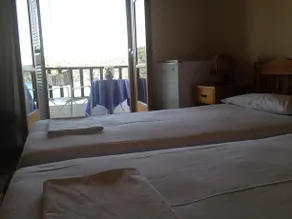 Blue Bay Hotel - Image 2