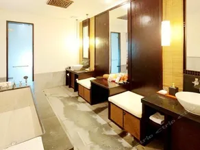 Peripaticism Hotel - Image 4