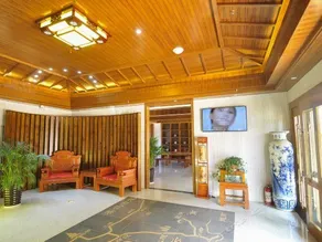 King Crown Hotel - Image 4