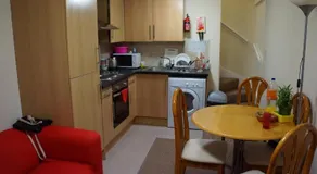 Lower Cathedral Road Apartment - Image 5