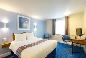 Travelodge Bromsgrove - Image 3